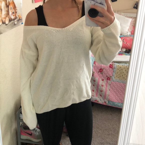 Cream sweater - Picture 1 of 2